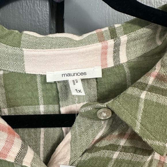 Maurice’s plus size pucker plaid button up shirt - Picture 4 of 5